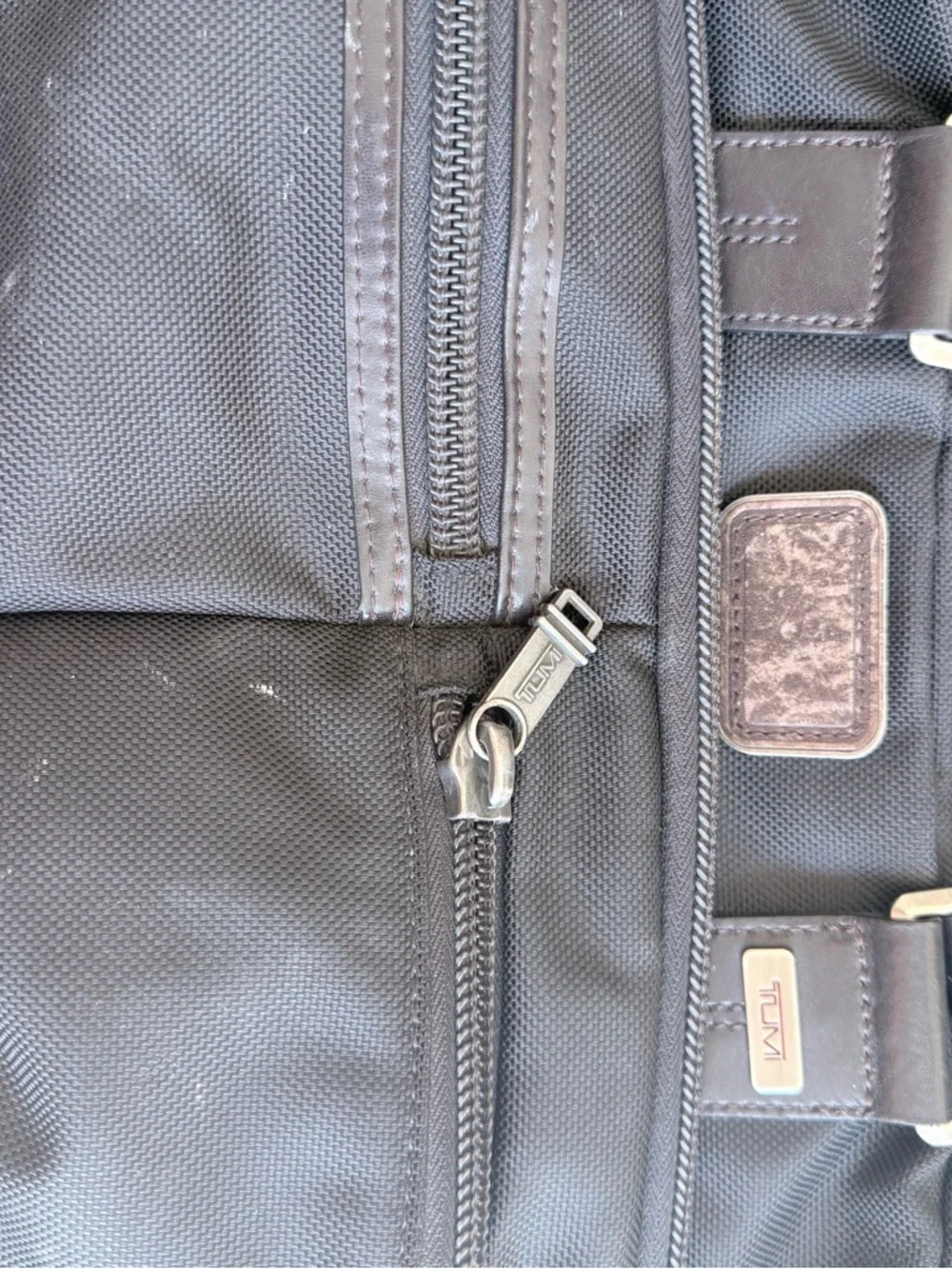 Tumi Black& Brown Medium Nylon & Leather Briefcase Messenger Bag